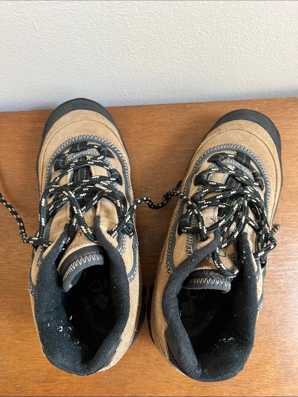 Vintage Columbia Brown Suede Hiking Boots with Black Soles - Womens US 9